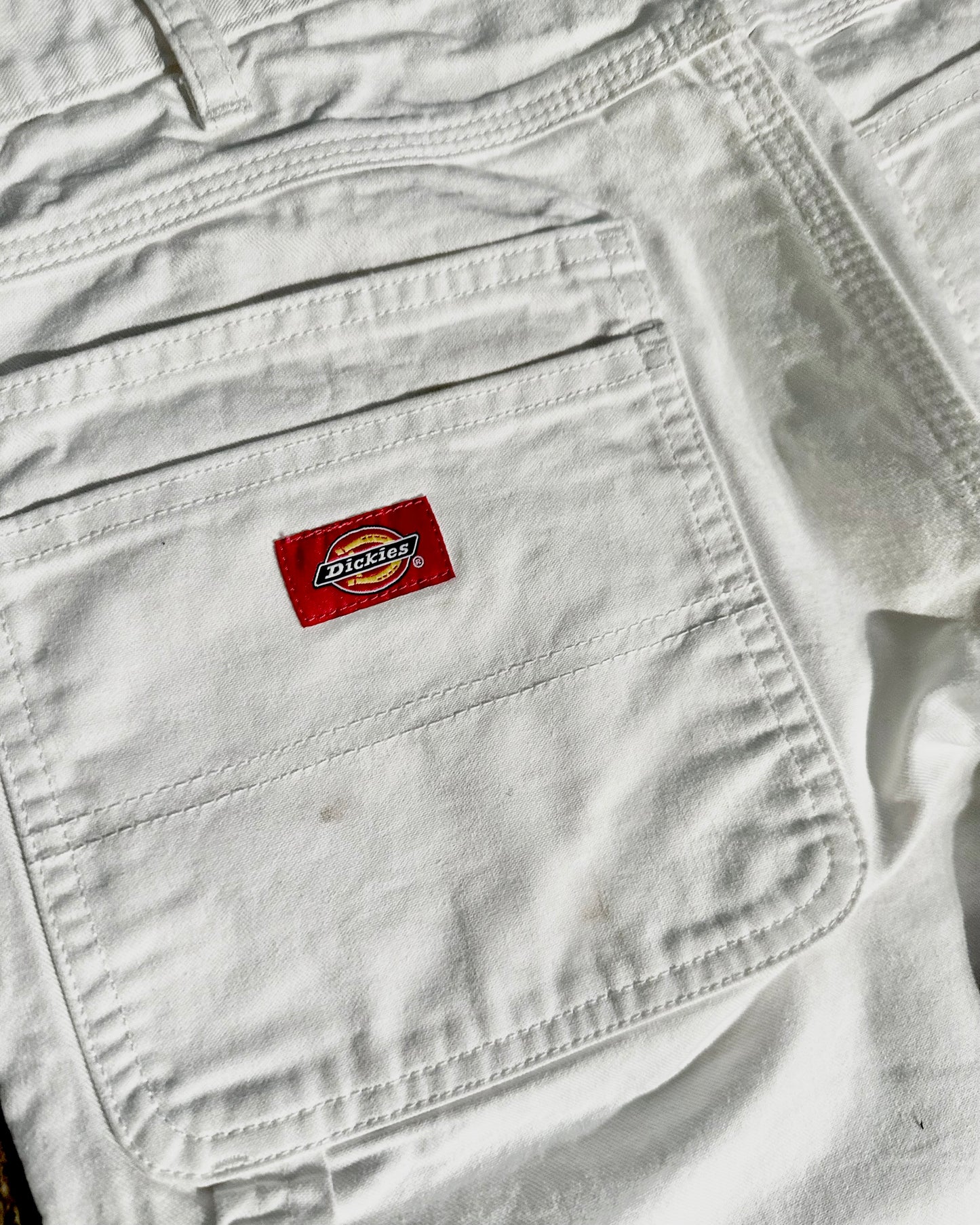 Second-Hand ‘Dickies’ White Carpenter Pants