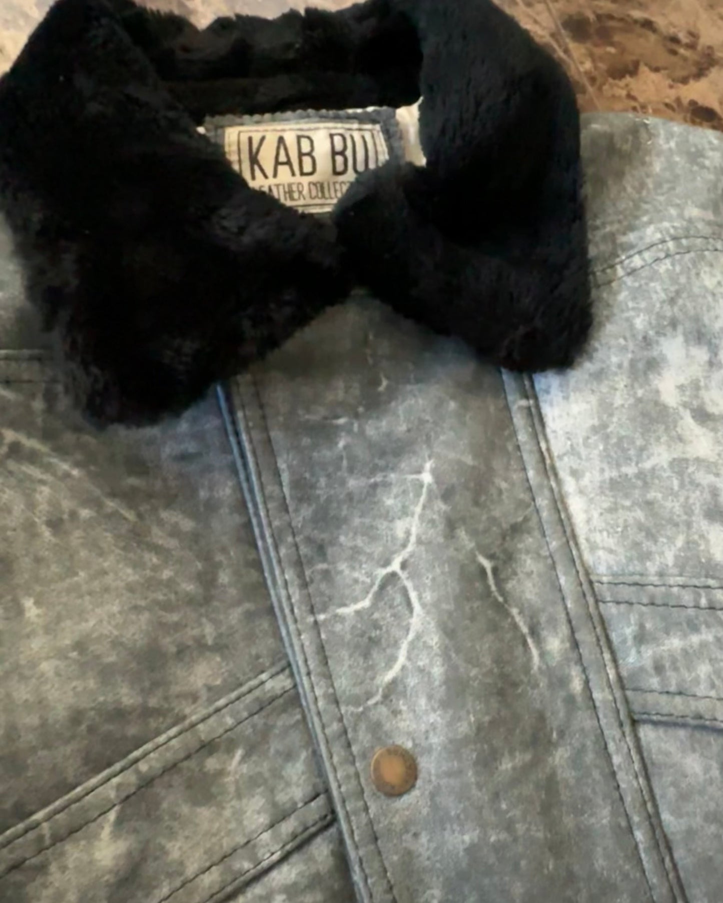 VTG ‘Ka Bu’ Seoul Faux Leather Jacket with Faux Fur Collar (M/L)